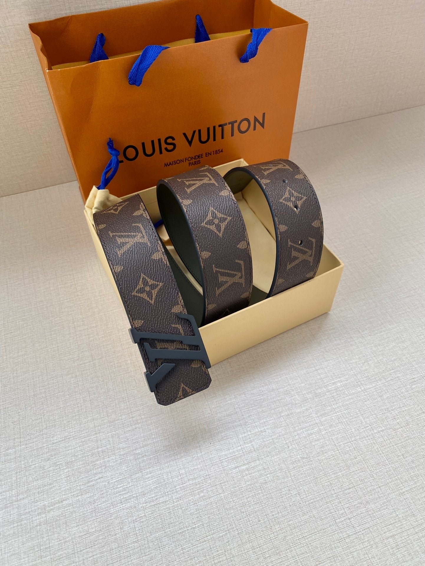 Vl - Luxury  LUV  BELTS 020