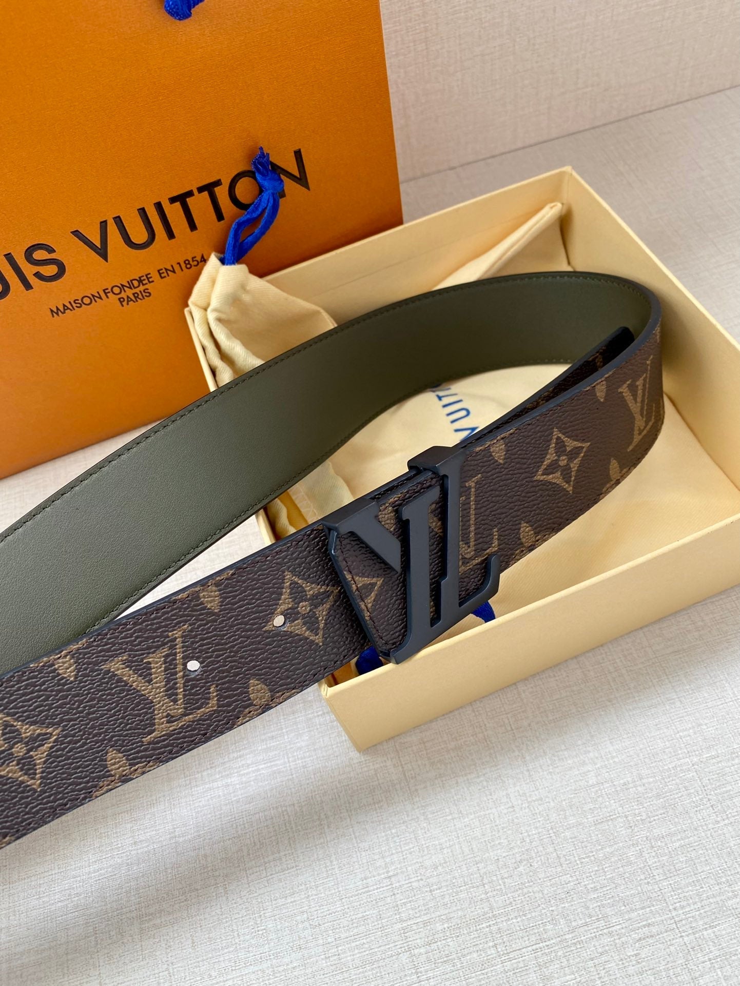 Vl - Luxury  LUV  BELTS 020